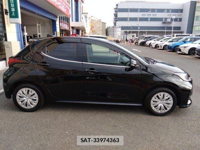 Toyota YARIS 2025-03 8211209-9