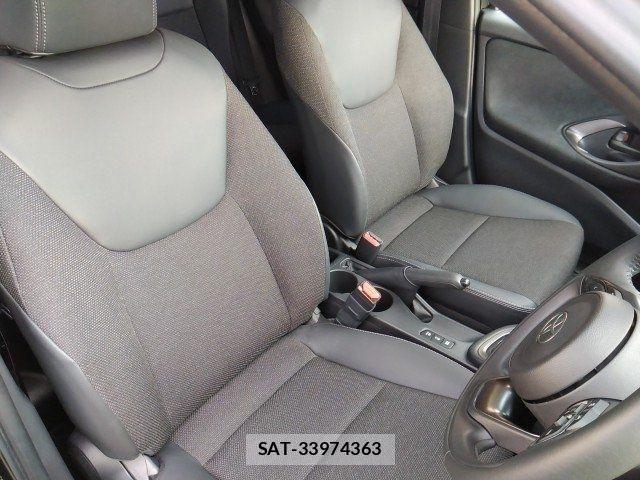 Toyota YARIS 2025-03 8211209-10