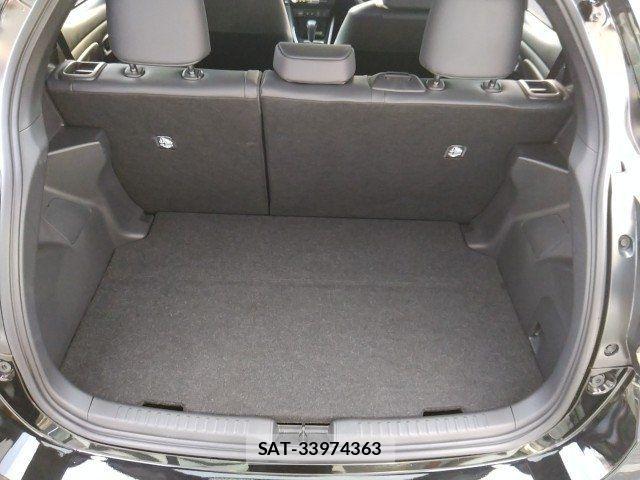 Toyota YARIS 2025-03 8211209-14