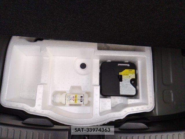Toyota YARIS 2025-03 8211209-15