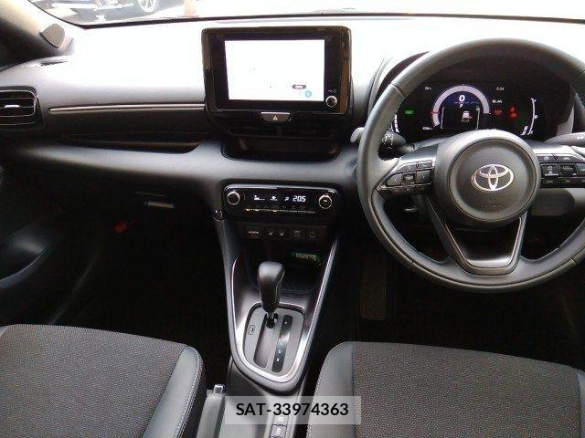 Toyota YARIS 2025-03 8211209-17