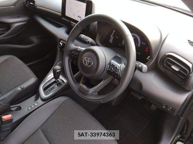 Toyota YARIS 2025-03 8211209-1