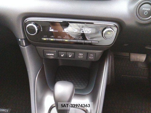 Toyota YARIS 2025-03 8211209-21
