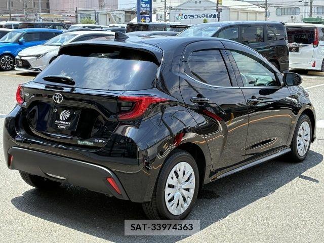 Toyota YARIS 2025-03 8211209-2