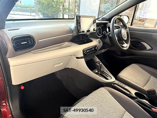 Toyota YARIS 2020-08 8232568-12