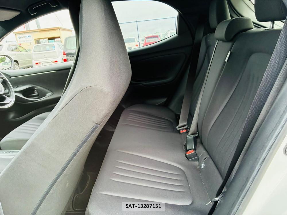 Toyota YARIS 2023-07 8160948-9