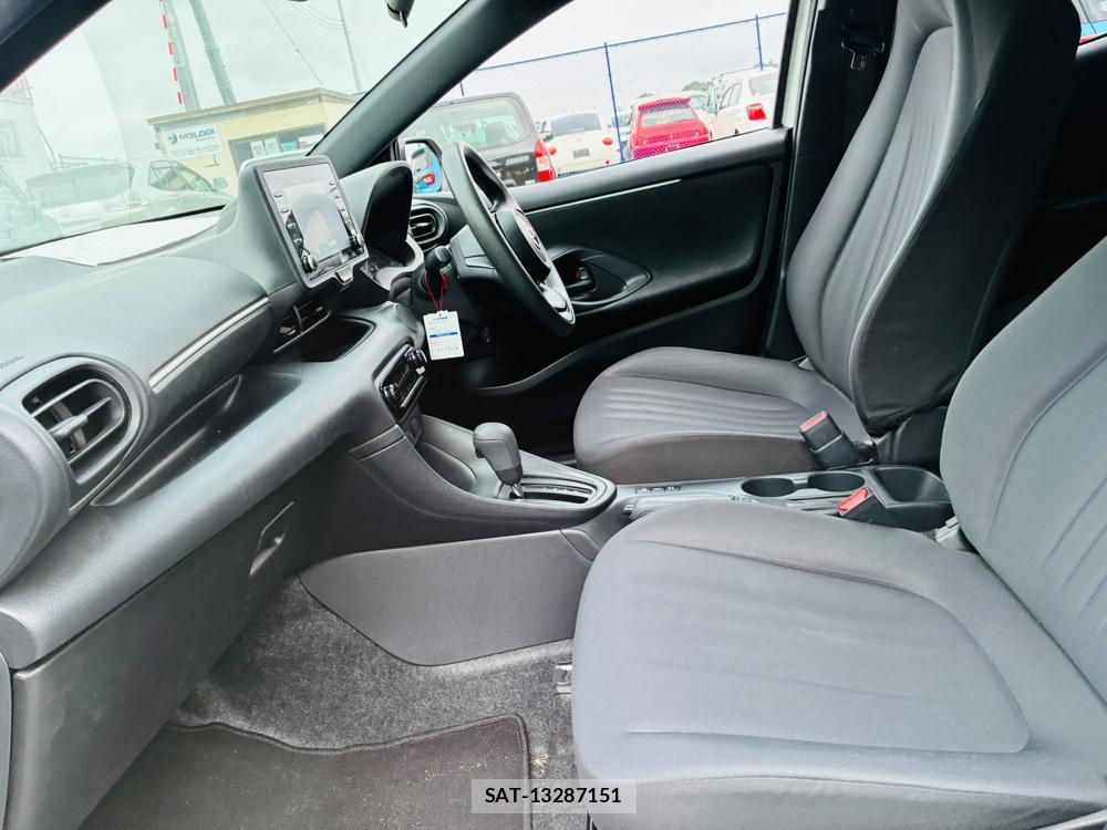 Toyota YARIS 2023-07 8160948-10