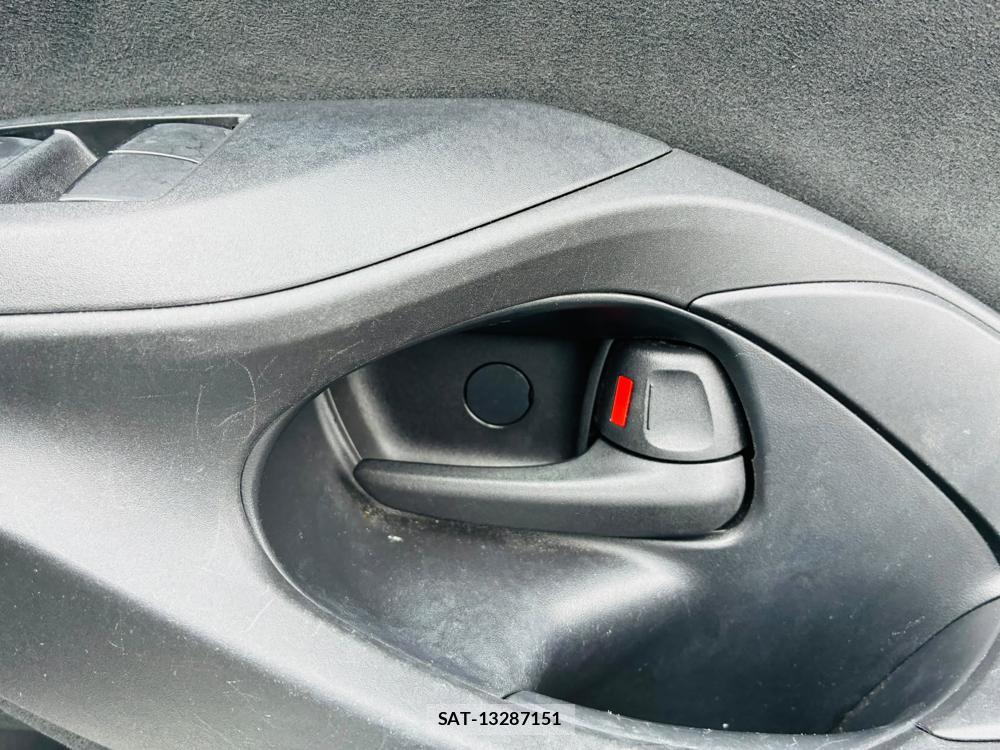 Toyota YARIS 2023-07 8160948-20