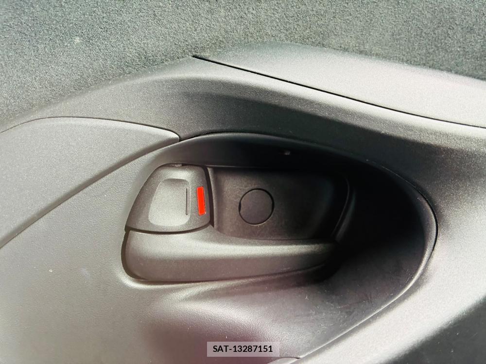 Toyota YARIS 2023-07 8160948-22