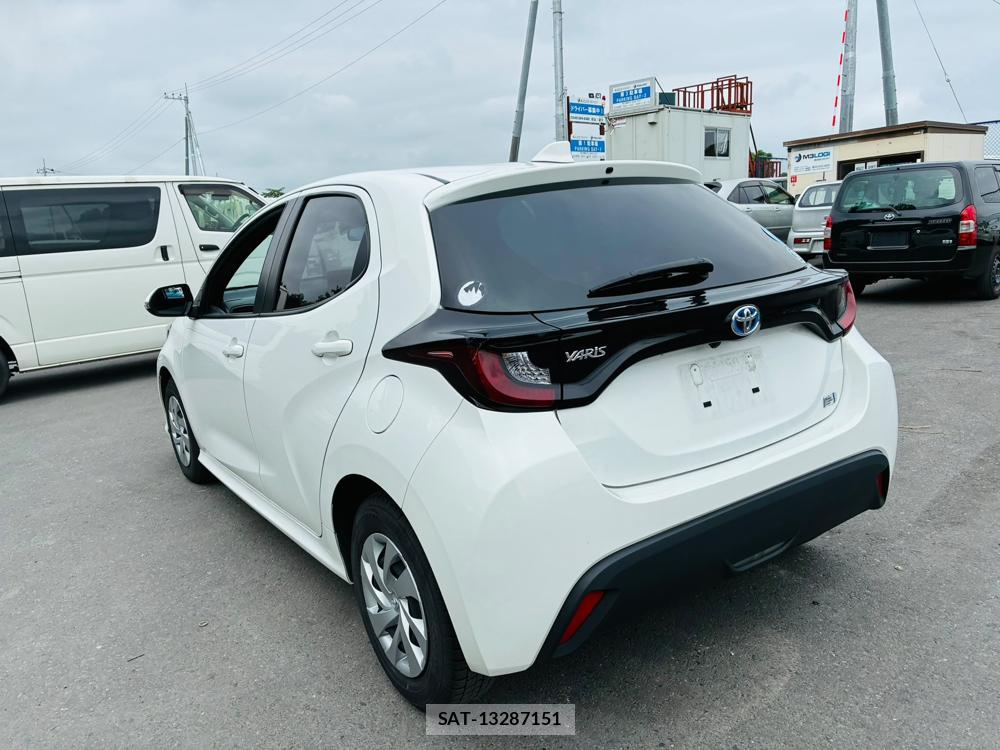Toyota YARIS 2023-07 8160948-2