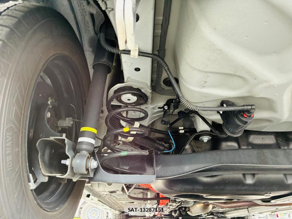 Toyota YARIS 2023-07 8160948-35