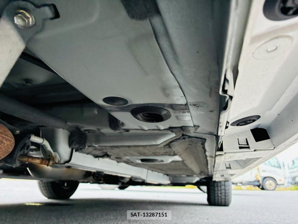 Toyota YARIS 2023-07 8160948-37