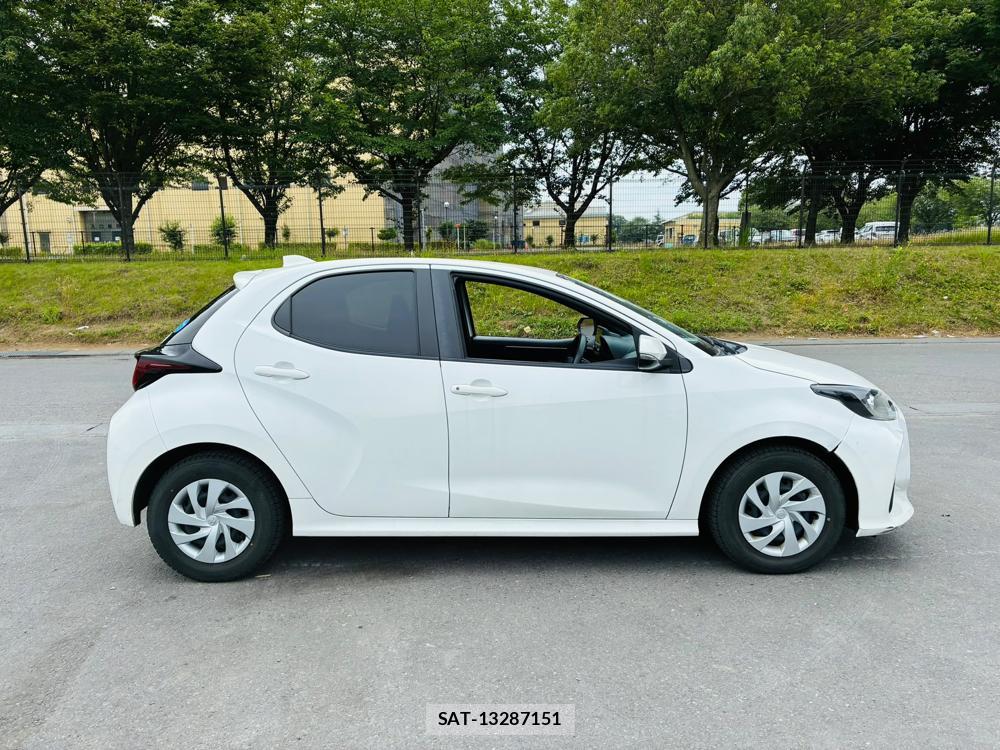 Toyota YARIS 2023-07 8160948-5
