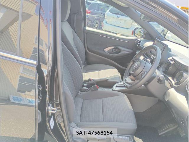 Toyota YARIS 2023-11 8232569-15