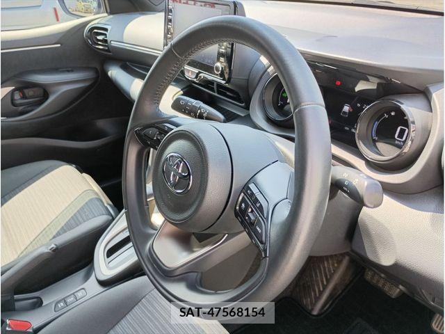 Toyota YARIS 2023-11 8232569-17