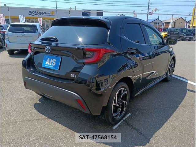Toyota YARIS 2023-11 8232569-2
