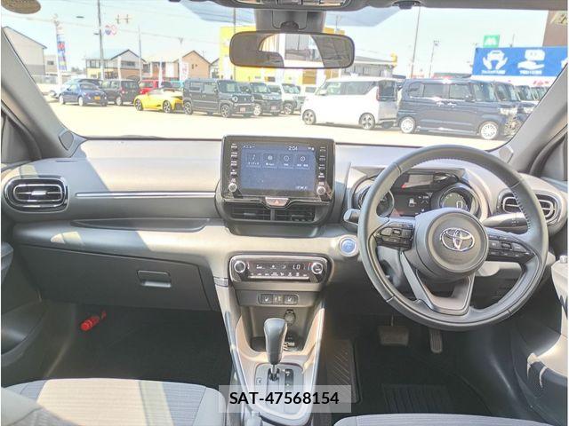 Toyota YARIS 2023-11 8232569-4