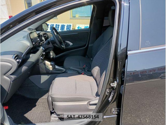 Toyota YARIS 2023-11 8232569-6