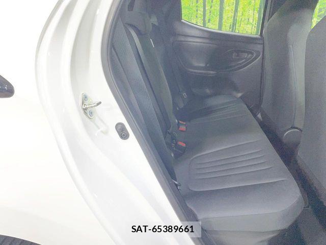 Toyota YARIS 2023-07 8232570-9