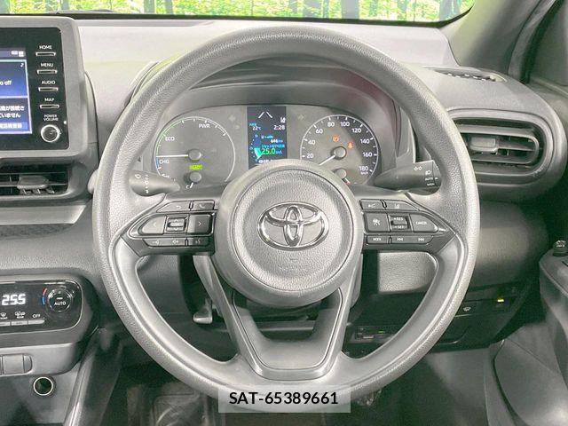 Toyota YARIS 2023-07 8232570-11