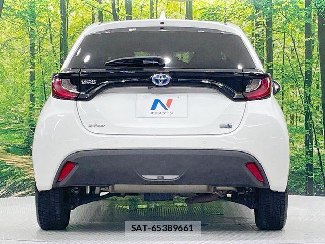 Toyota YARIS 2023-07 8232570-15