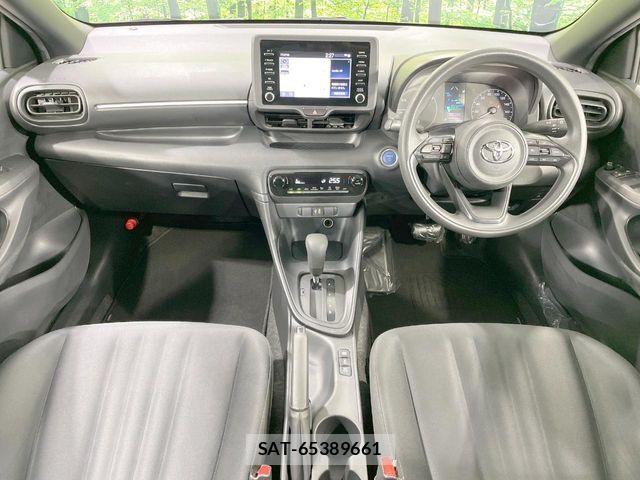 Toyota YARIS 2023-07 8232570-1