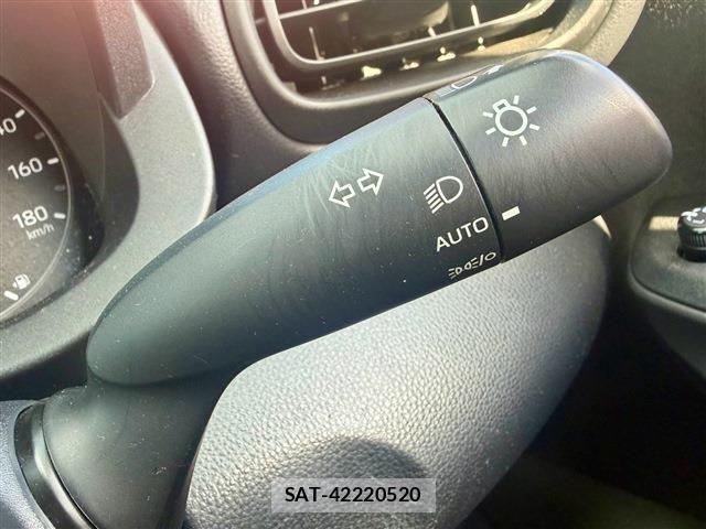Toyota YARIS 2023-07 8247291-13