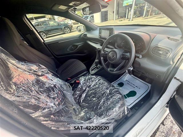 Toyota YARIS 2023-07 8247291-14