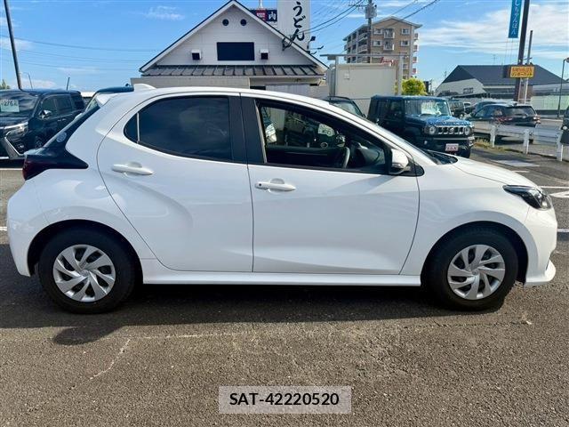 Toyota YARIS 2023-07 8247291-28