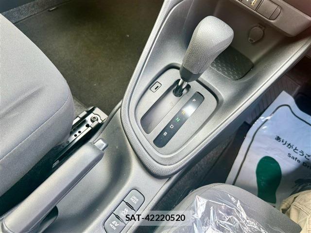 Toyota YARIS 2023-07 8247291-8