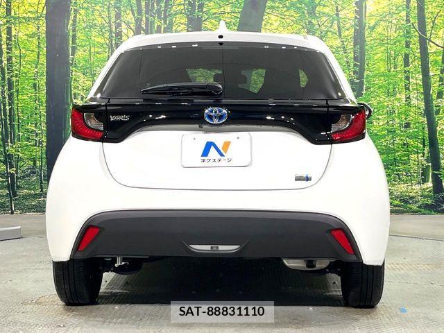 Toyota YARIS 2023-07 8247290-14