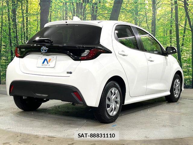 Toyota YARIS 2023-07 8247290-16