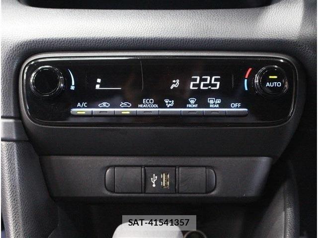 Toyota YARIS 2024-02 8247293-17