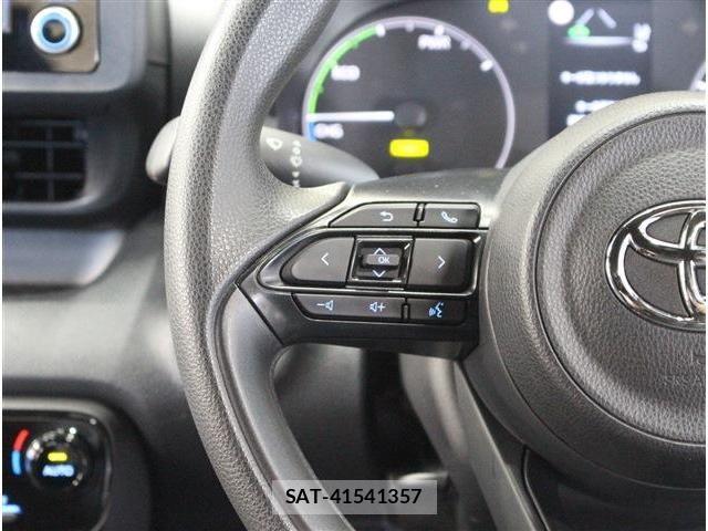 Toyota YARIS 2024-02 8247293-18