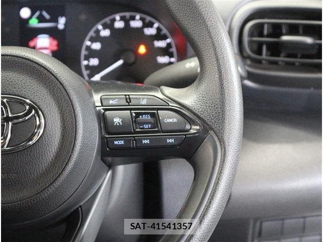 Toyota YARIS 2024-02 8247293-19