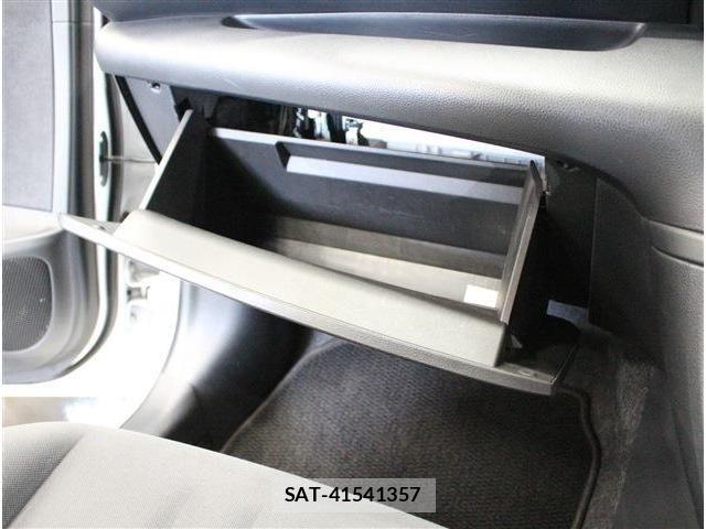 Toyota YARIS 2024-02 8247293-25
