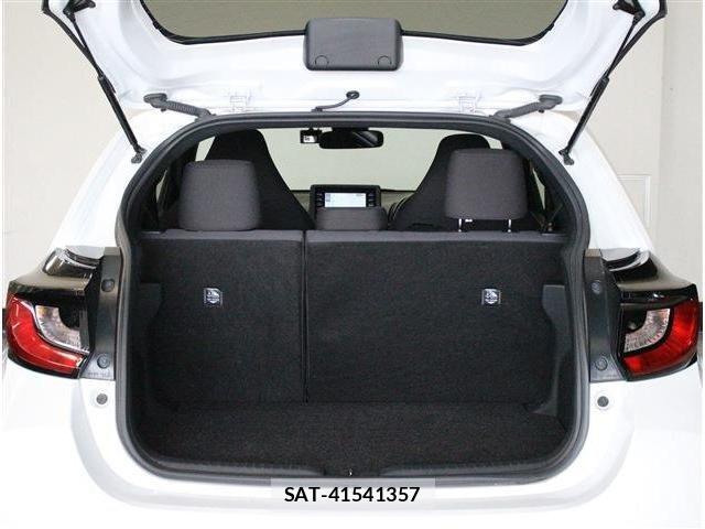 Toyota YARIS 2024-02 8247293-27