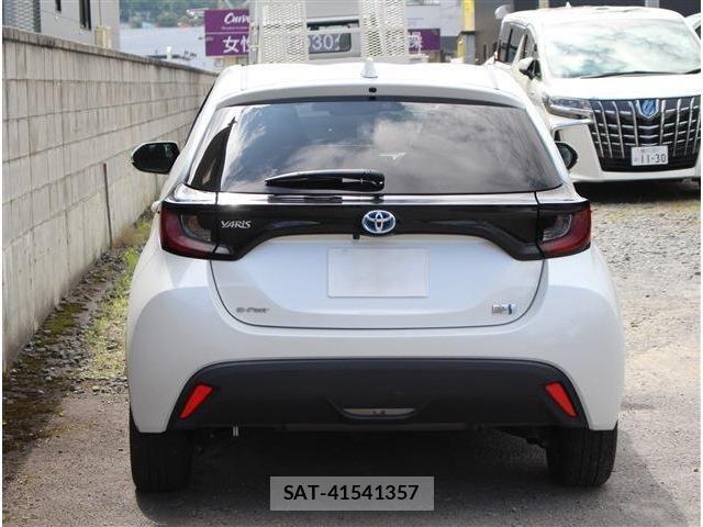 Toyota YARIS 2024-02 8247293-5