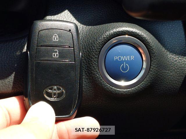 Toyota YARIS 2021-12 8247292-19