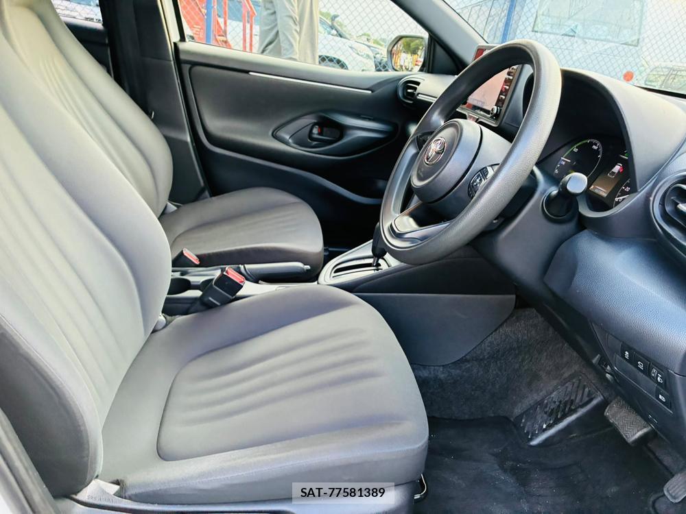 Toyota YARIS 2022-07 8226315-11