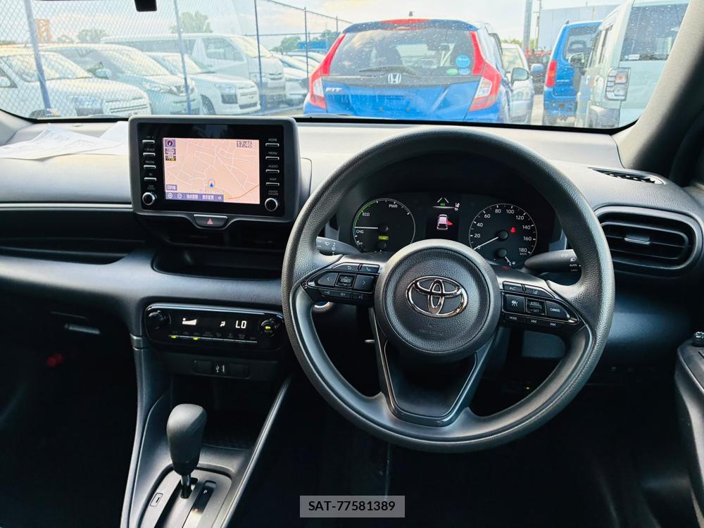 Toyota YARIS 2022-07 8226315-13