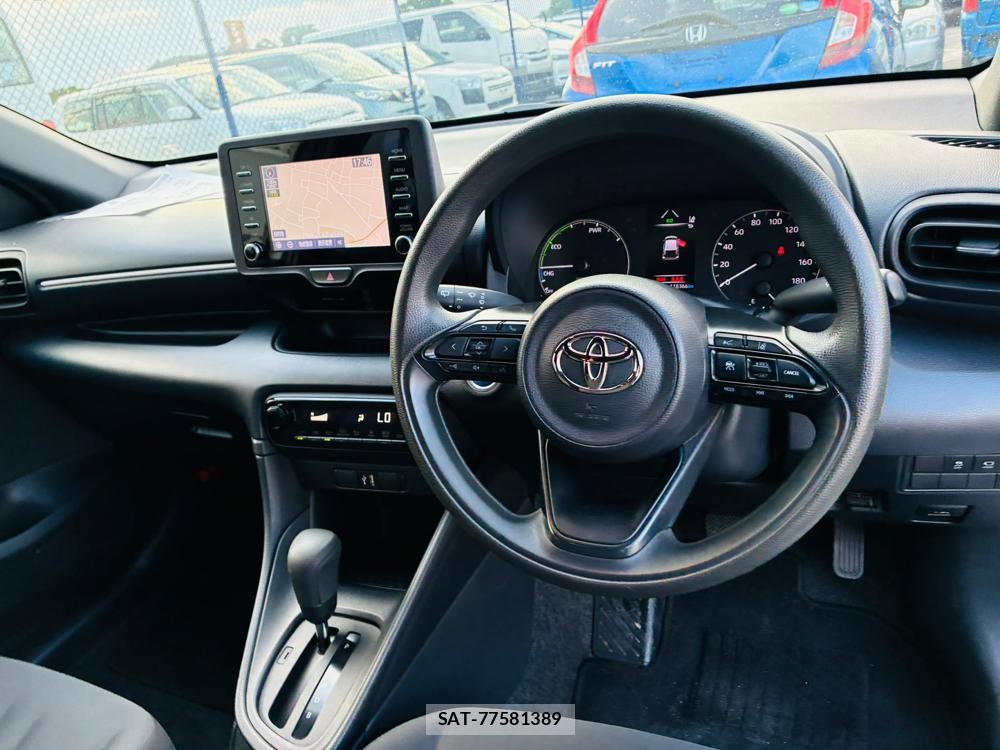 Toyota YARIS 2022-07 8226315-14