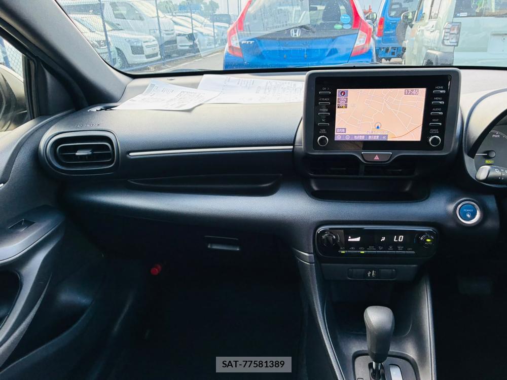 Toyota YARIS 2022-07 8226315-16