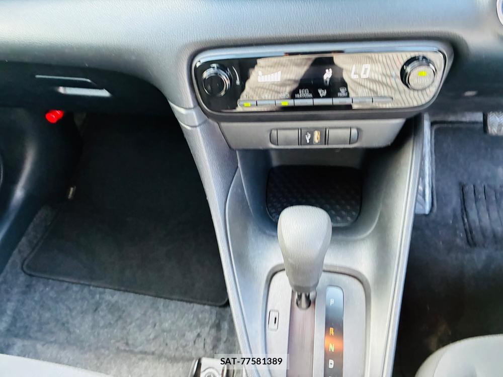 Toyota YARIS 2022-07 8226315-18