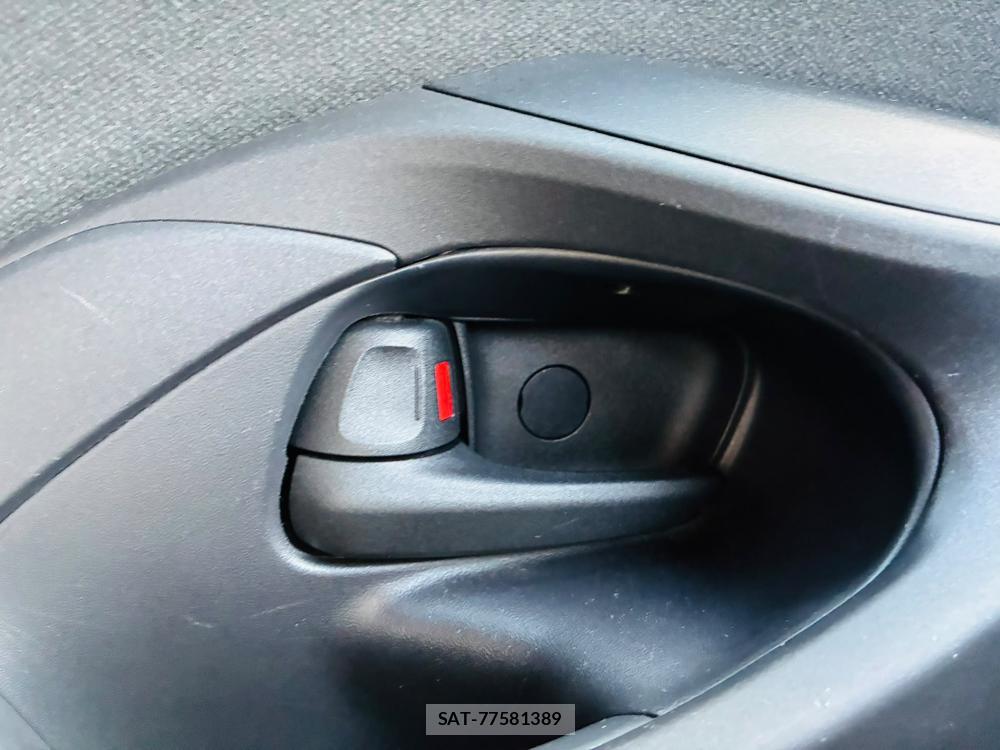 Toyota YARIS 2022-07 8226315-21