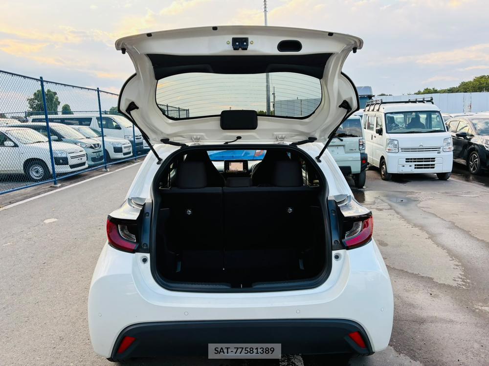 Toyota YARIS 2022-07 8226315-25