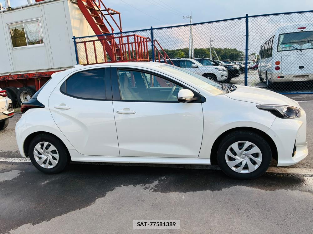 Toyota YARIS 2022-07 8226315-5