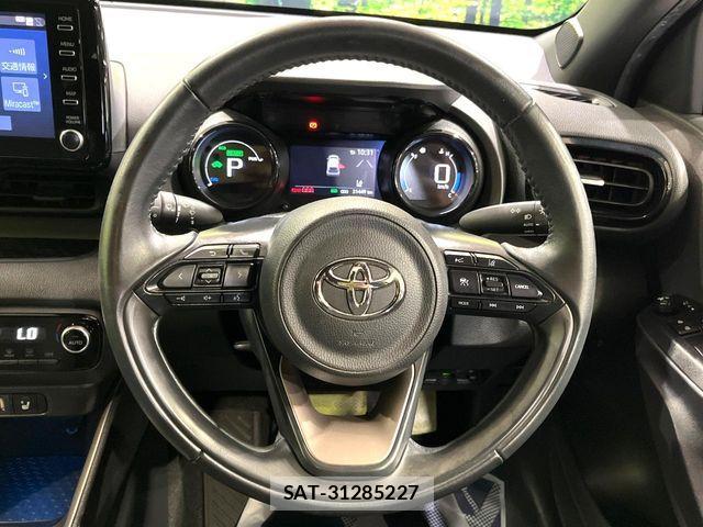 Toyota YARIS 2021-05 8318337-10