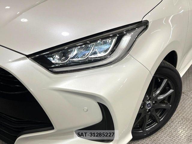 Toyota YARIS 2021-05 8318337-11