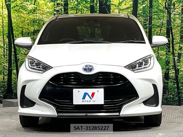 Toyota YARIS 2021-05 8318337-13